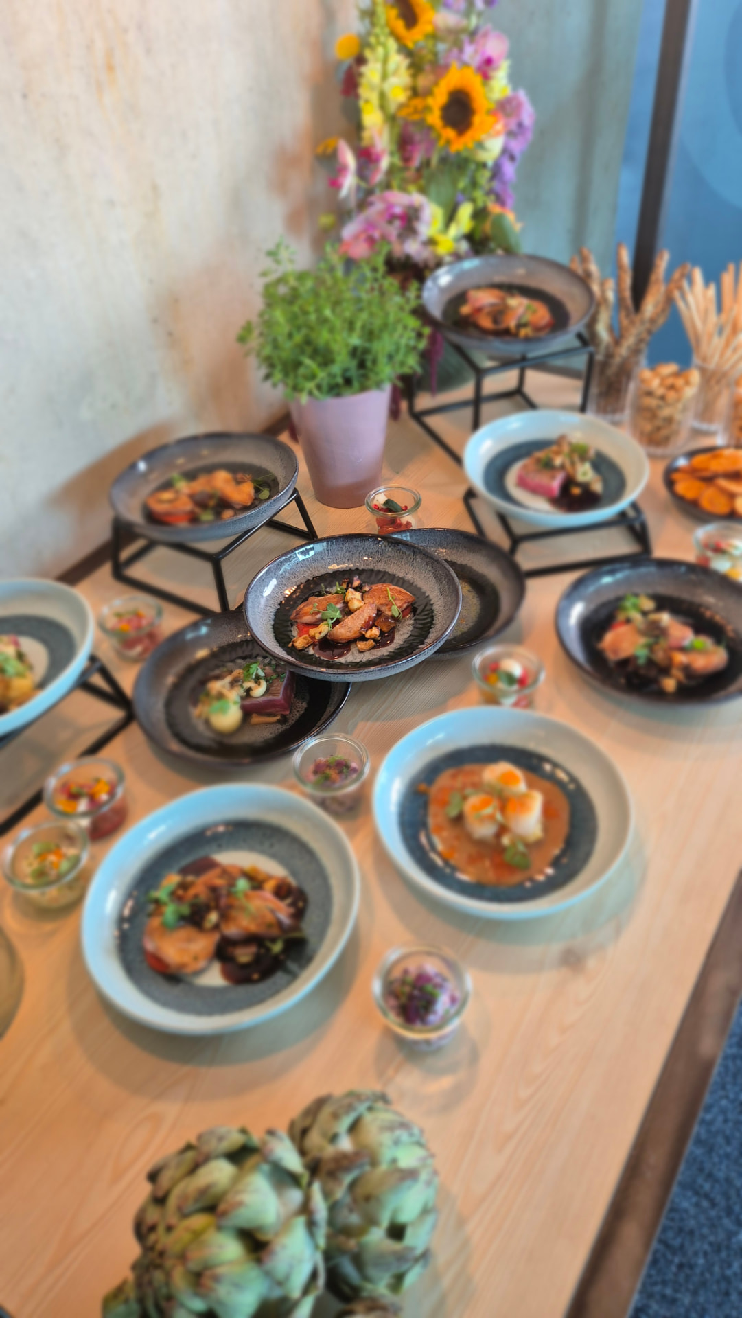 Kreativ angerichtete Speisen eines individuellen Food-Konzepts
